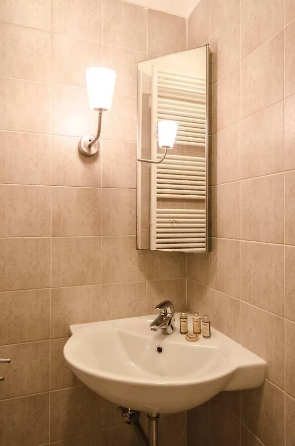 Appartamento Schiavonia, Comfort In Centro Storico Bologna Apartman